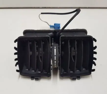 Mercedes-Benz C W204 Dash center air vent grill A2048300954