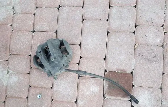 Mercedes-Benz CLS C218 X218 Rear brake caliper 38TYS