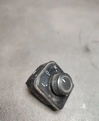 Volkswagen PASSAT B8 Wing mirror switch 3G0959565