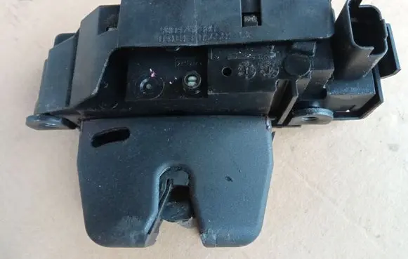 Citroen C4 II Picasso Tailgate/trunk/boot lock/catch/latch 9804762080