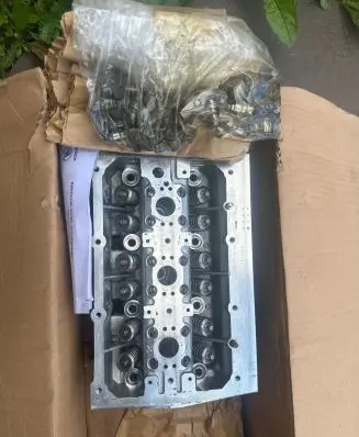 Seat Ibiza IV (6J,6P) Engine head 03E103264AX