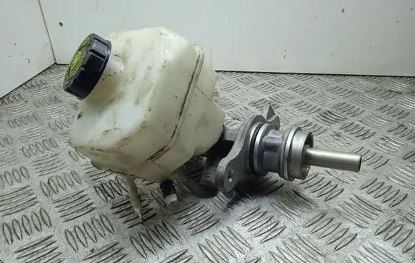 Mercedes-Benz Sprinter W906 Master brake cylinder A0024315202
