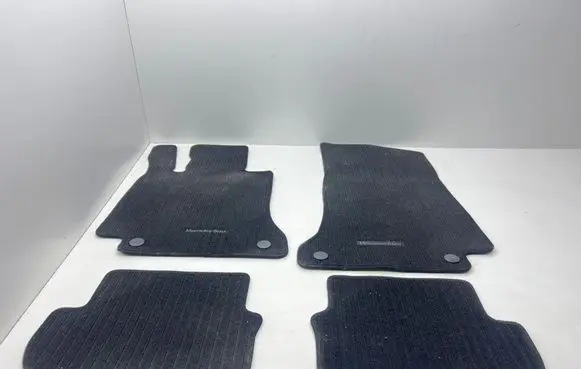 Mercedes-Benz C W205 Car floor mat set A2056806601 Q003Z001