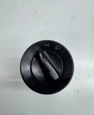 Volkswagen Golf IV Light switch 1C0941531 04052030