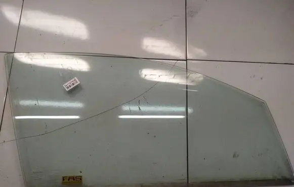 Honda Jazz Front door window glass four-door as2
