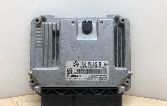 Volkswagen Tiguan Engine control unit/module 06J906027BP 06J907309A 0261S06913