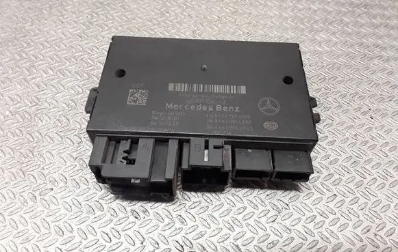 Mercedes-Benz Vito Viano W447 Tow bar trailer control unit/module A4479004105 A4479014302 A4479022903