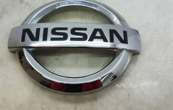 Nissan Qashqai Manufacturer badge logo/emblem 628904EA0B