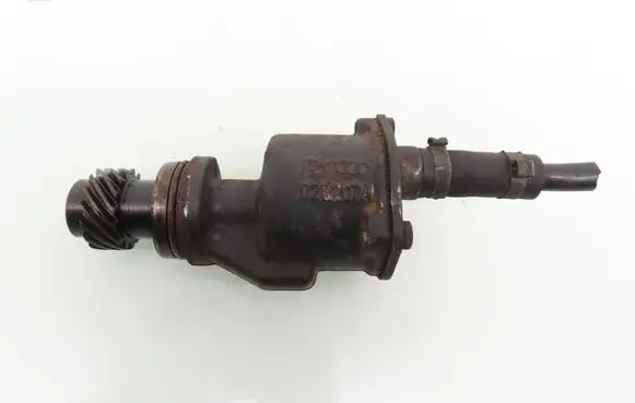 Volkswagen PASSAT B4 Vacuum pump 028207A
