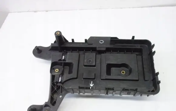 Volkswagen Tiguan Battery tray 1K0915333