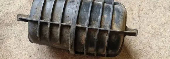 Vacuum air tank