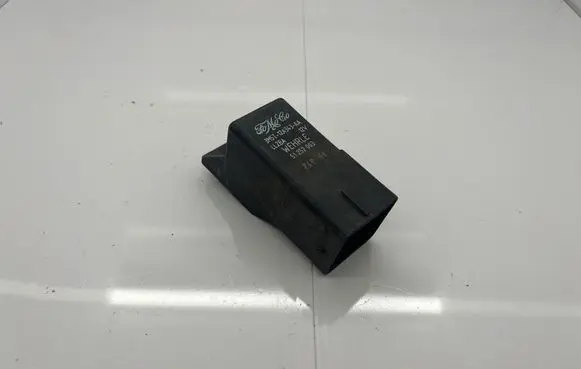 Volvo S40 Glow plug pre-heat relay 3M5T12A343AA LLZBA 51252003
