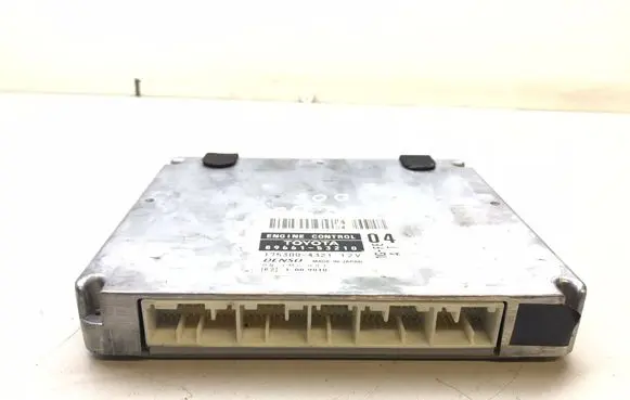 Lexus IS 200-300 Engine control unit/module 8966153210 1753004321 K3006