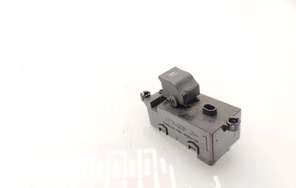 Hyundai i40 Electric window control switch 935753Z200 39R5151000 20177140367