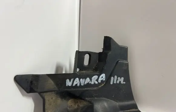 Nissan Navara D40 Windshield trim 66895EB300