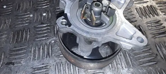 Nissan Qashqai Water pump