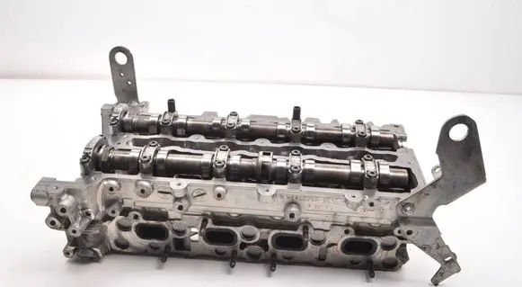 Mercedes-Benz GLA W156 X156 Engine head R651016