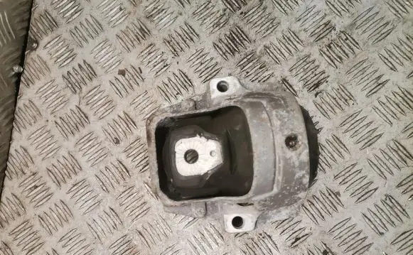 Audi A5 8T 8F Engine mount bracket 8r0199381