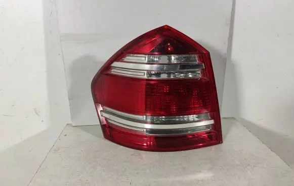 Mercedes-Benz GL X164 Rear/tail lights A1648200564