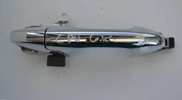 Honda CR-V Front door exterior handle 