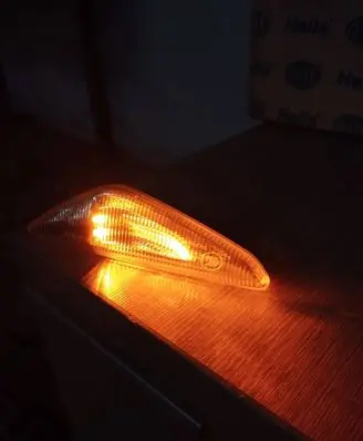 BMW X5 E70 Front fender indicator light 7267978 7171008 0218000