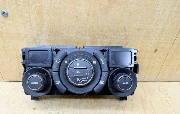 Peugeot RCZ Climate control unit 96718462XT E1062127