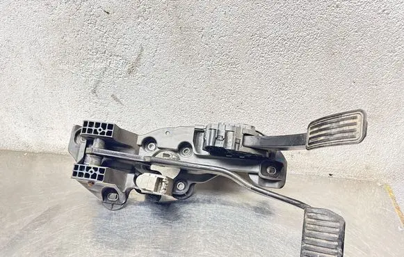 Ford Edge II Pedal assembly E1GC9F856ME AUG1504215027 E1GC9F836JC