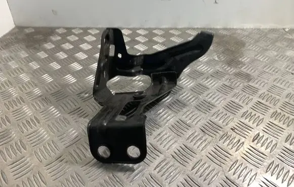 Audi A6 S6 C6 4F Intercooler pipe mounting bracket 03G131529B