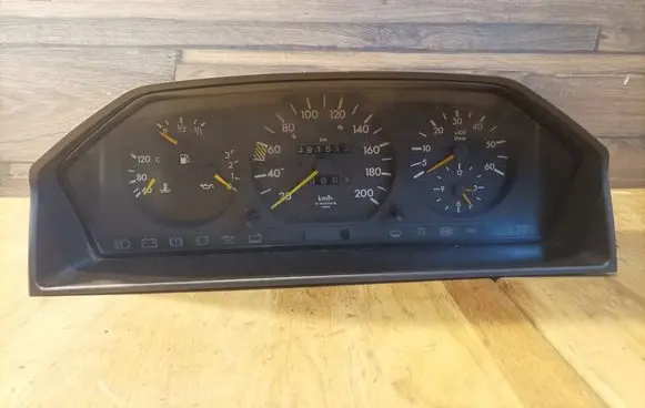 Mercedes-Benz E W124 Speedometer (instrument cluster) 87001221