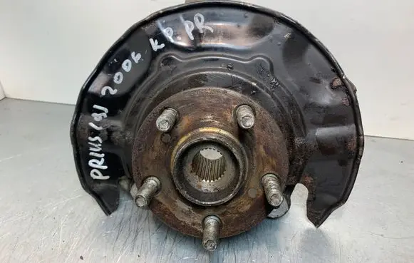Toyota Prius (XW20) Front wheel hub