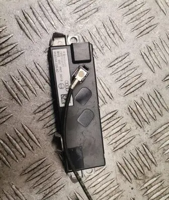 Audi A4 S4 B8 8K Aerial antenna amplifier 8K5035225AC