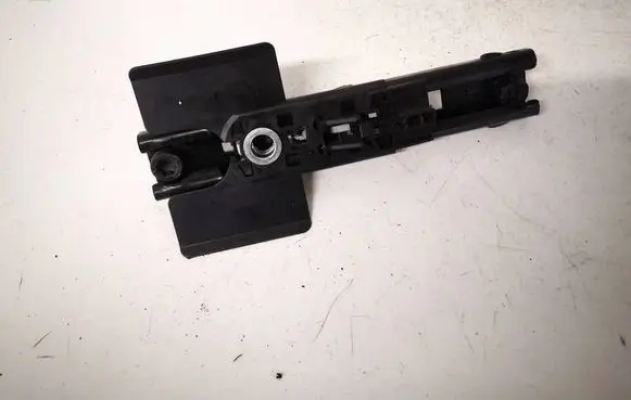 Ford Focus Front door lock loop/hook striker am51611c46ab am51-611c46-ab