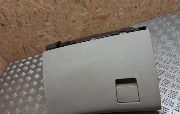 Opel Insignia A Glove box 662572168 1014668