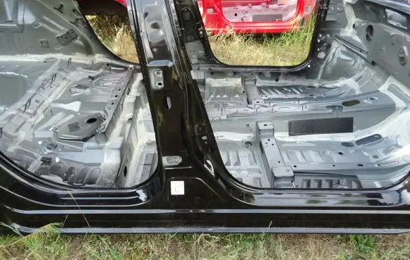 Nissan Juke II F16 Other sill/pillar trim element