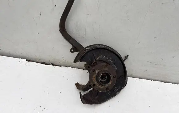 Audi A4 S4 B5 8D Rear wheel hub 8A0505436CD