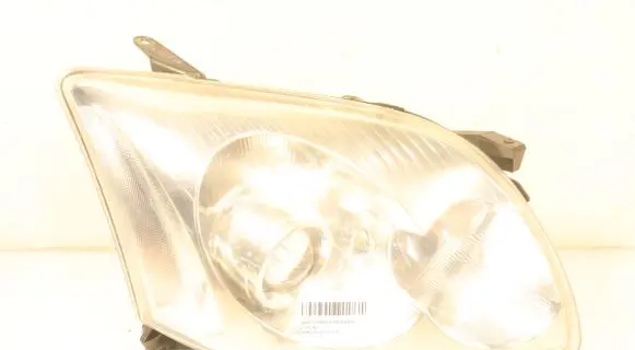 Toyota Avensis T250 Headlight/headlamp