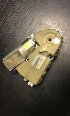 BMW 3 E36 Sunroof motor/actuator 8370823