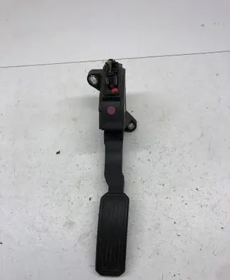 Toyota Avensis T270 Accelerator throttle pedal 7811002021
