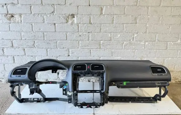 Volkswagen Golf VI Dashboard 1k1858296b