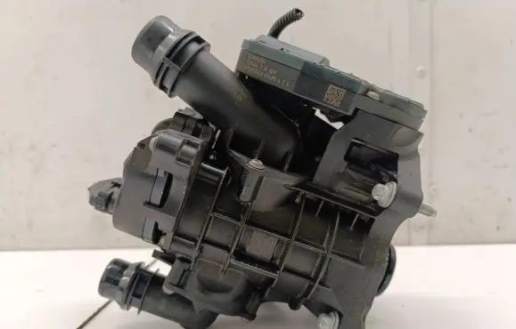 Thermostat/thermostat housing