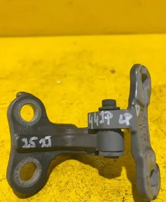 Volvo V50 Front door upper hinge 