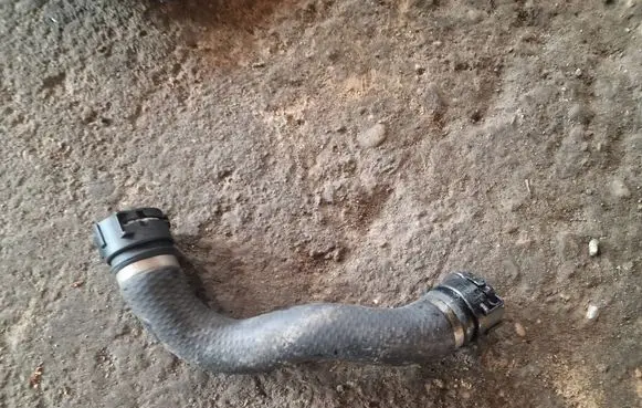 BMW X5 E53 Engine coolant pipe/hose