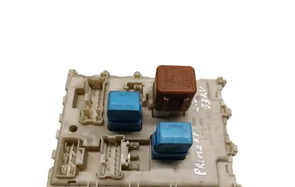 Nissan Primera Fuse module 24350AV700 0602031