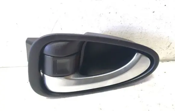 Toyota Avensis T270 Rear door interior handle 6920605051