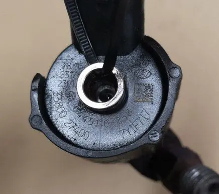 Hyundai Tucson JM Fuel injector 0445110258