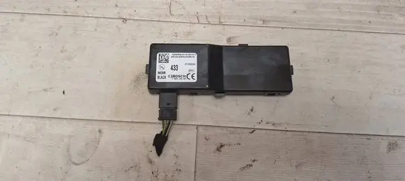 Opel Insignia A Door central lock control unit/module F00HJ00491 DL32044Z02590161 13503204
