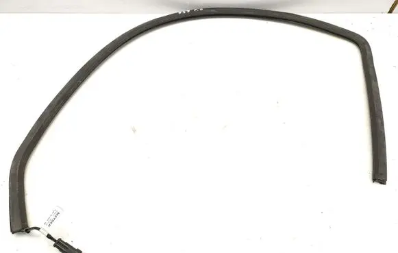 Alfa Romeo 147 Rubber seal front coupe door window 