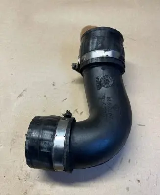 Volvo XC70 Intercooler hose/pipe 30751920