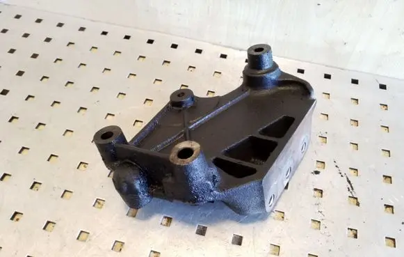 Opel Antara Engine mounting bracket
