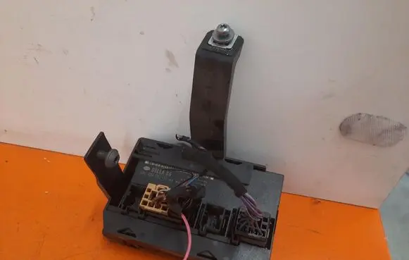 Skoda Octavia Mk2 (1Z) Central body control module 5DK008583-17